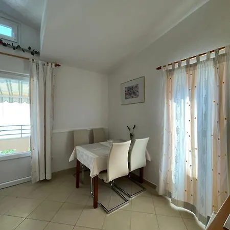 Kontic Apartamento Baška Voda